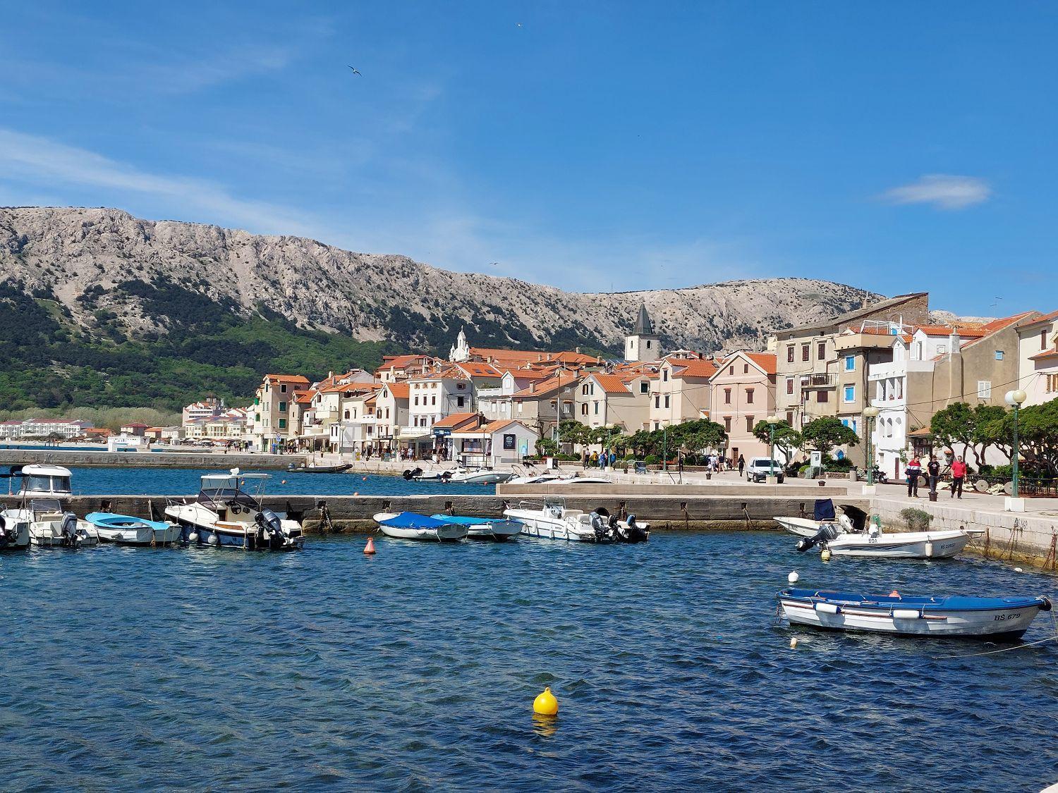 Erste Reihe Zum Apartment Baska (Krk)